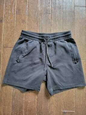 Old Navy Active small shorts, great condition, zipper pockets